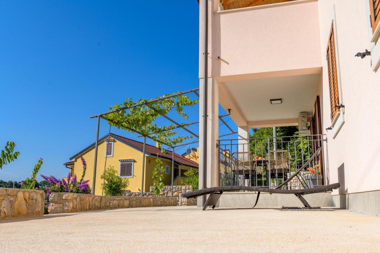 Apartments Horvat Veli Losinj Bagian luar foto